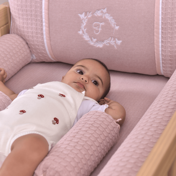Kit Protetor de Berço Rolinho Tricot Elegance Trançado Rosé